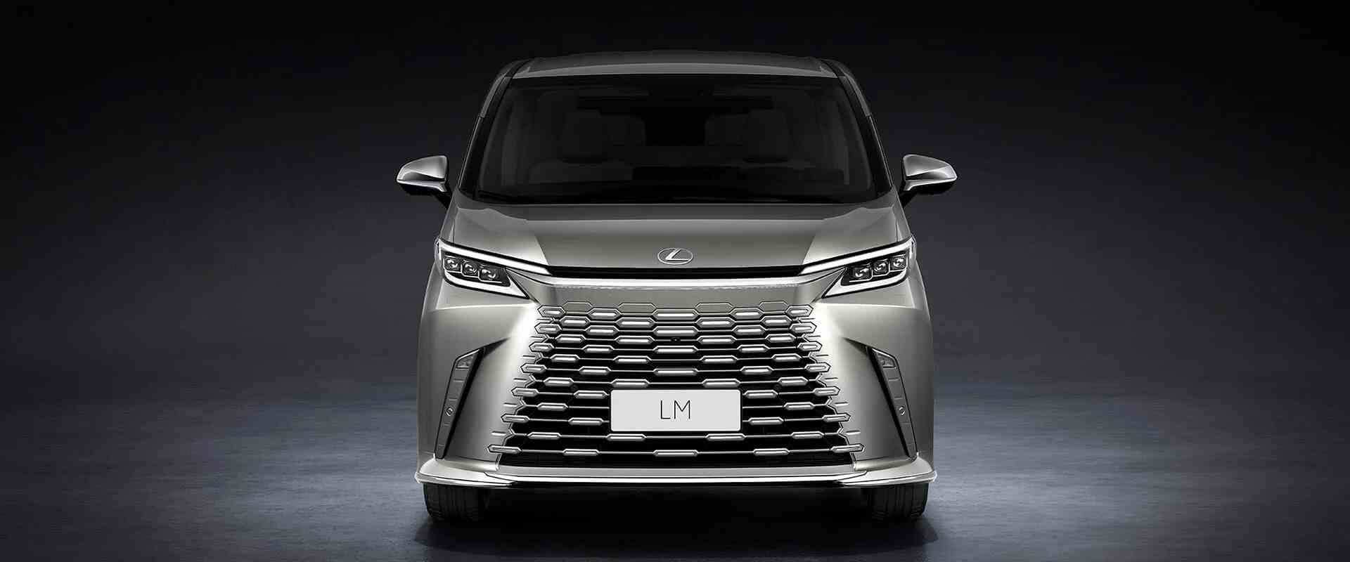 Lexus LM 500h (4 chỗ)