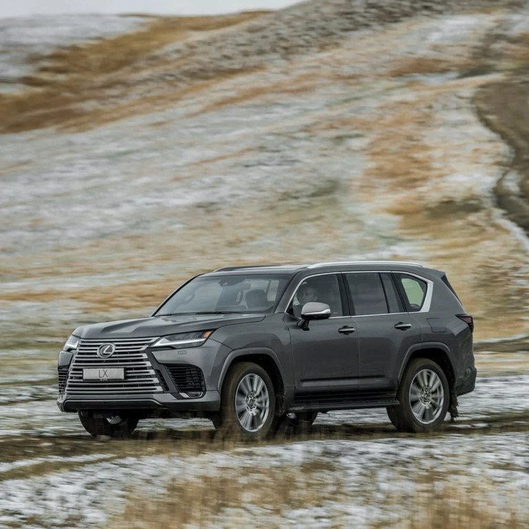 Lexus LX600 Urban